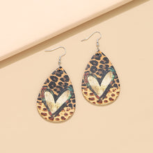 Carregar imagem no visualizador da galeria, PU Leather Leopard Teardrop Earrings
