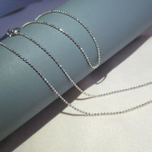 Carregar imagem no visualizador da galeria, Platinum-Plated Copper Necklace
