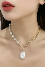 Carregar imagem no visualizador da galeria, 5-Piece Wholesale Half Pearl Half Chain Toggle Clasp Necklace
