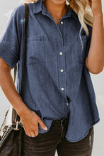 Carregar imagem no visualizador da galeria, Pocketed Button Up Short Sleeve Denim Shirt
