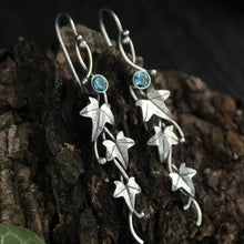 Carregar imagem no visualizador da galeria, Ivy Leaf Alloy Dangle Earrings
