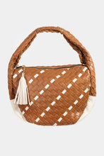 Carregar imagem no visualizador da galeria, Fame Tassel Detail Weave Semi Circle Bag
