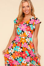 Carregar imagem no visualizador da galeria, Haptics Floral Midi Dress with Side Pockets
