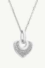 Carregar imagem no visualizador da galeria, Crystal Heart Pendant Necklace
