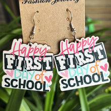 Carregar imagem no visualizador da galeria, School Theme Wooden Dangle Earrings
