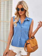 Carregar imagem no visualizador da galeria, Pocketed Button Up Sleeveless Denim Top
