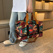 Carregar imagem no visualizador da galeria, Canvas Printed Travel Bag
