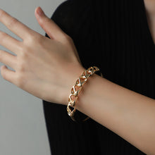 Carregar imagem no visualizador da galeria, Gold-Plated Alloy Cuff Bracelet
