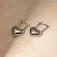 Carregar imagem no visualizador da galeria, Stainless Steel Heart Lock Drop Earrings
