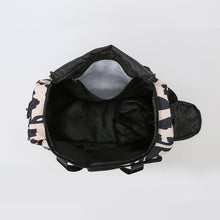 Carregar imagem no visualizador da galeria, Oxford Cloth Animal Print Travel Bag
