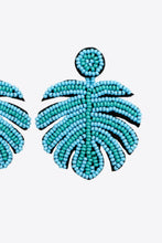 Carregar imagem no visualizador da galeria, Beaded Banana Leaf Earrings
