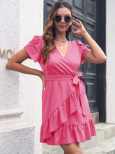 Carregar imagem no visualizador da galeria, Tied Surplice Short Sleeve Dress
