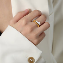 Carregar imagem no visualizador da galeria, 18K Gold-Plated Open Ring
