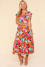 Carregar imagem no visualizador da galeria, Haptics Floral Midi Dress with Side Pockets
