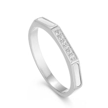 Carregar imagem no visualizador da galeria, Stainless Steel Inlaid Zircon Ring
