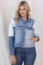 Carregar imagem no visualizador da galeria, Color Block Distressed Button Up Denim Jacket
