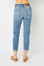 Carregar imagem no visualizador da galeria, Judy Blue Full Size Cuffed Hem Slim Jeans
