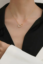 Carregar imagem no visualizador da galeria, Pearl Hoop Link Pendant Necklace
