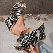 Carregar imagem no visualizador da galeria, Peep Toe Wedge Sandals
