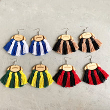 Carregar imagem no visualizador da galeria, Fringe Detail Football Shape Wooden Dangle Earrings
