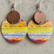 Carregar imagem no visualizador da galeria, Wood &amp; PU Drop Earrings
