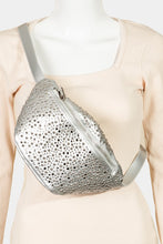 Carregar imagem no visualizador da galeria, Fame Studded Crossbody Bag
