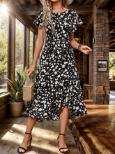 Carregar imagem no visualizador da galeria, Printed Round Neck Flutter Sleeve Midi Dress
