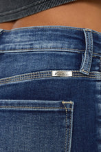 Carregar imagem no visualizador da galeria, Kancan Full Size Cat&#39;s Whiskers Button Fly Denim Shorts
