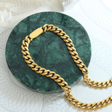 Carregar imagem no visualizador da galeria, 18K Gold-Plated Chain Necklace
