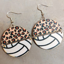 Carregar imagem no visualizador da galeria, Round Shape Wooden Dangle Earrings
