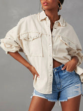 Carregar imagem no visualizador da galeria, Button Down Raw Hem Denim Jacket
