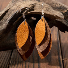 Carregar imagem no visualizador da galeria, PU Leather Drop Earrings
