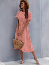 Carregar imagem no visualizador da galeria, Printed Round Neck Short Sleeve Midi Dress
