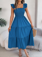 Carregar imagem no visualizador da galeria, Smocked Square Neck Cap Sleeve Midi Dress
