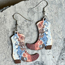 Carregar imagem no visualizador da galeria, Boots Shape Wooden Dangle Earrings
