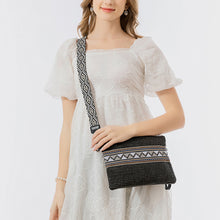 Carregar imagem no visualizador da galeria, Geometric Straw Weave Crossbody Bag
