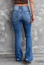 Carregar imagem no visualizador da galeria, Sequin Bow Distressed Bootcut Jeans
