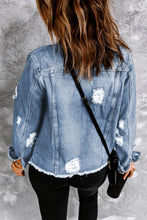 Carregar imagem no visualizador da galeria, Distressed Raw Hem Denim Jacket
