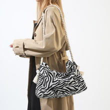 Carregar imagem no visualizador da galeria, Printed Small Crossbody Bag
