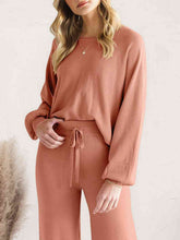 Carregar imagem no visualizador da galeria, Long Sleeve Lounge Top and Drawstring Pants Set
