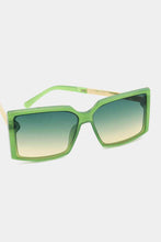 Carregar imagem no visualizador da galeria, Polycarbonate Frame Square Sunglasses
