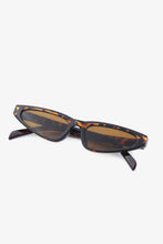 Carregar imagem no visualizador da galeria, Polycarbonate Frame UV400 Cat Eye Sunglasses
