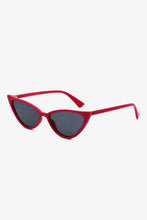 Carregar imagem no visualizador da galeria, Polycarbonate Cat-Eye Sunglasses
