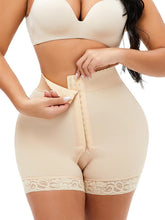 Carregar imagem no visualizador da galeria, Full Size Lace Detail Hook-and-Eye Shaping Shorts
