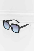 Carregar imagem no visualizador da galeria, Square Full Rim Sunglasses
