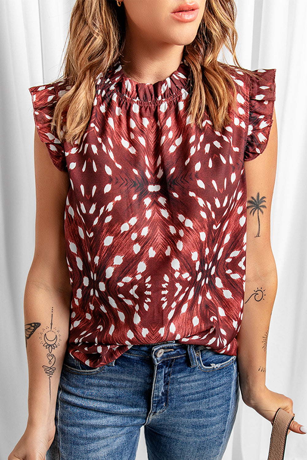 Blusa de ombro com babado estampado