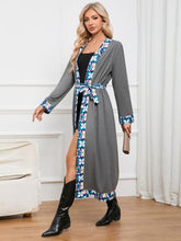 Carregar imagem no visualizador da galeria, Floral Tie Front Long Sleeve Robe
