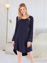 Carregar imagem no visualizador da galeria, Round Neck Night Dress with Pocket
