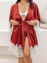 Carregar imagem no visualizador da galeria, Plus Size Lace Patchwork Tie Front Robe
