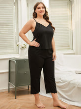 Carregar imagem no visualizador da galeria, Conjunto de pijama plus size com fenda em renda e calça
